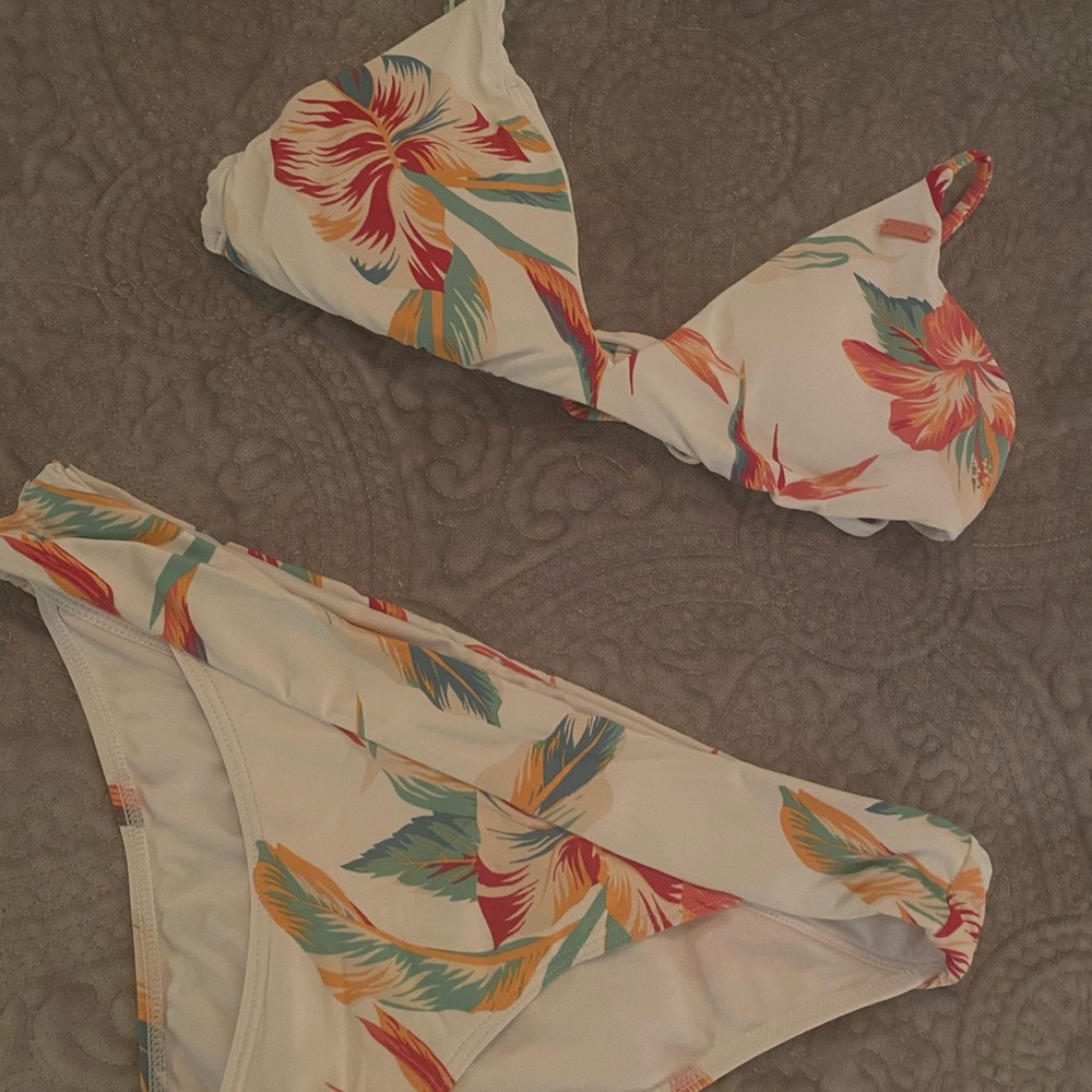 🌴 Roxy Tropical Bikini 🌴